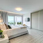 White Pearl Premium Corfu Βίλα *