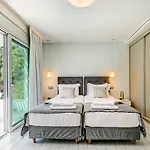 White Pearl Premium Corfu * Evropouloi