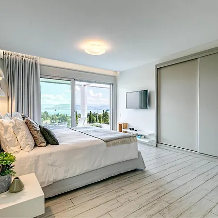 White Pearl Premium Corfu Villa *